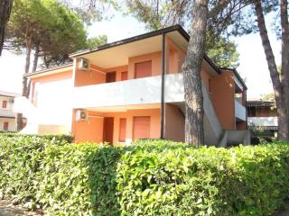 Flat in a villa with shared pool - 2