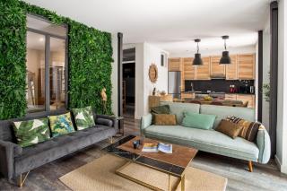 Modern 3BR w/ Terrace & BBQ – Near Tram 28 | By Airnest - 0