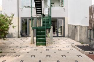 Modern 3BR w/ Terrace & BBQ – Near Tram 28 | By Airnest - 2