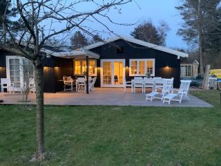 Summerhouse Denmark in Tisvildeleje 700 m walk from beach - 0