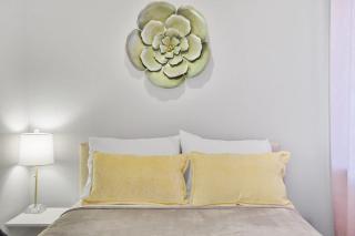 Cozy Chic 4BD 2BA Home in St Charles - 8