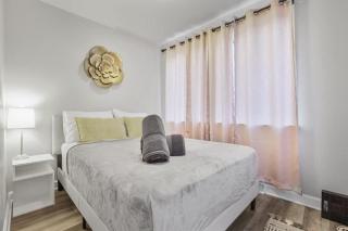 Cozy Chic 4BD 2BA Home in St Charles - 5