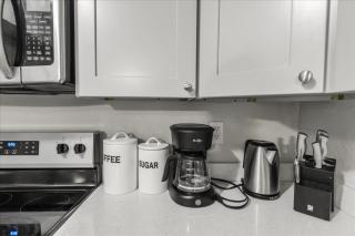 Sunny Spacious 4BR Comfort Pool - 7