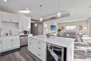 Amazing Location Cozy Chic Penthouse - 1