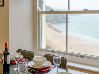 3 Bed in Tenby FB273 - 8