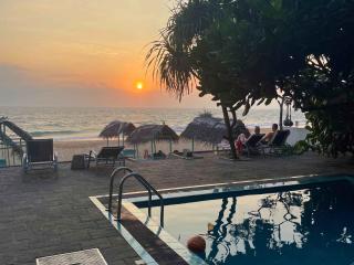 At Ease Beach Hotel - 4