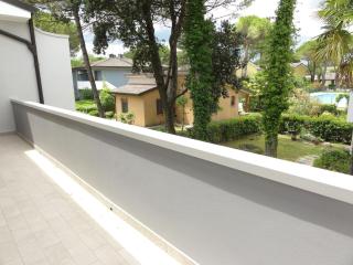 Bright flat with pool-Beahost - 9