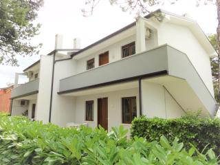 Bright flat with pool-Beahost - 3