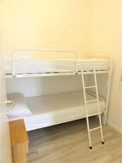 Bright flat with pool and balcony - 5