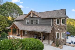 Van Kirk Cove - 6 BDR Stunner - 1