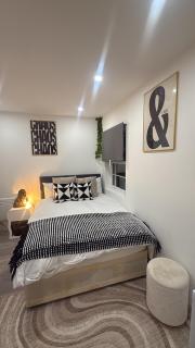 Beautiful new build studio in London - 1