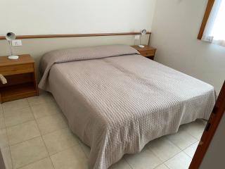 Colorful flat with garden-Beahost - 7