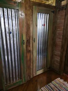 Runaway Pineapple Lodge - 9