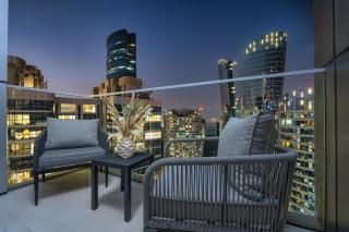 Luxurious and Spacious Living in the Heart of Radiant Boulevard - 5