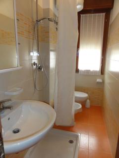 Beachfront apartment with terrace - 5