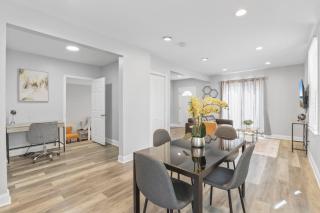 Cozy chic 3BD 2BA home near O'Hare - 0