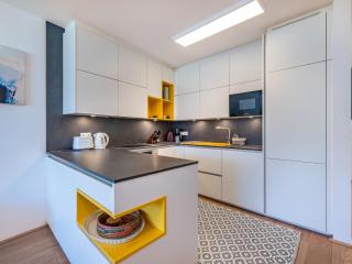Apartment Top 5 Alpe maritima Seeblick-Bergkulisse by Interhome - 1