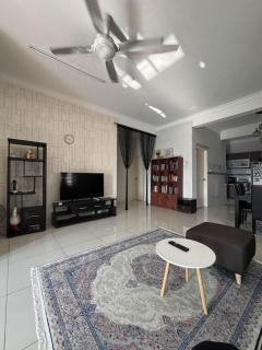 SBFAM HOMESTAY SHAH ALAM SEKSYEN 7 - 6 PAX NEAR i-CITY - 6