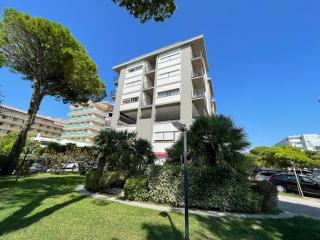 Bibione flat with side sea view - 1