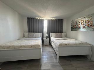 Ocean Reserve Luxury Condo Sunny Isles Beach - 1