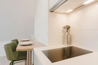 1-bedroom attic flat, close to the underground - 4