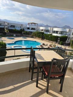 Apartment with pool view,one bedroom,living room,kitchenette,secound floor - 0