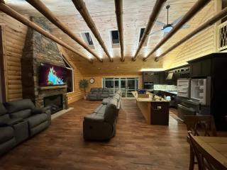 Majestic Cottage Estate with Indoor Heated Pool - 0