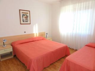 Ground floor flat just 300mt from the beach - 8