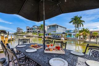 Luxury Waterfront Getaway with Heated Pool, Dock & Outdoor Kitchen - The Primo House - 9