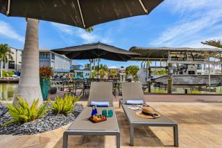 Luxury Waterfront Getaway with Heated Pool, Dock & Outdoor Kitchen - The Primo House - 3
