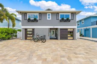 Luxury Waterfront Getaway with Heated Pool, Dock & Outdoor Kitchen - The Primo House - 1