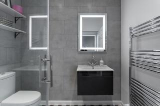 2 Bedroom Apartment in Southend near City Centre, Free Parking - 3