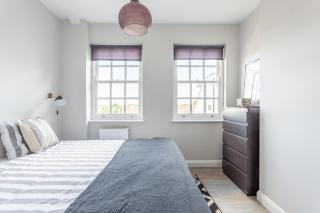 2 Bedroom Apartment in Southend near City Centre, Free Parking - 9