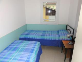 Comfy house in a quiet area near the beach - 6