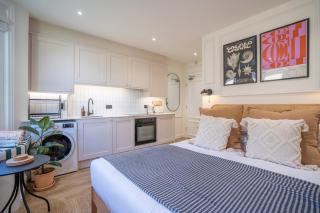 Stylish Apartment by the Sea - 2