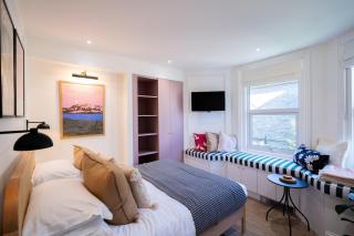 Stylish Apartment by the Sea - 1