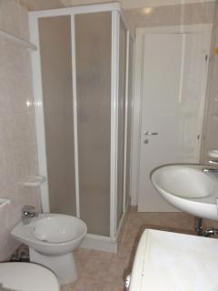 Flat close to the thermal baths - 1