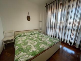 Apartment near shops and beach - 8