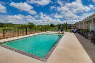 Concan House - Pet Friendly - 9