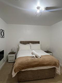 Stylish 2 bed Duplex Apartment - Birmingham - 6