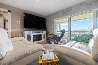 Copperheads 14th Hole Suite - 9