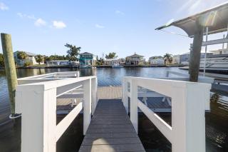 Waterfront Paradise on Hernando Beach - 8
