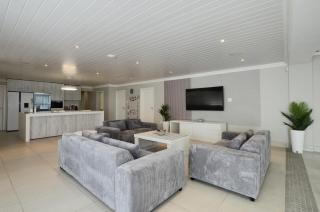 Bella Vista Yzerfontein - No loadshedding - Home away from home - 3