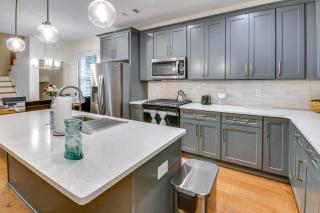 Easy I-20 Access Family Escape with Deck in Decatur - 6