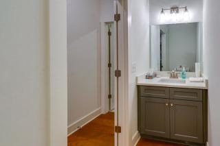 Easy I-20 Access Family Escape with Deck in Decatur - 2