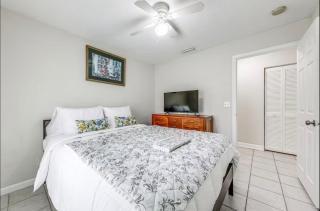 Downtown Lake Worth Retreat - 2