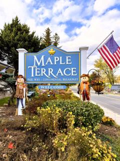 Maple Terrace Motel - Williamstown - 2