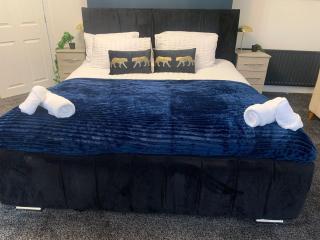 A&A Luxury Stay Tunstall - Grand 5-Bed Residence - 0