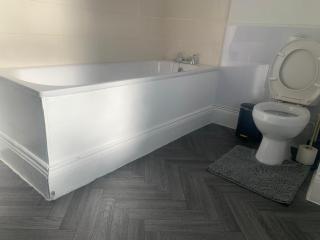 A&A Luxury Stay Tunstall - Grand 5-Bed Residence - 4