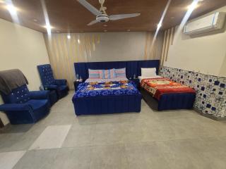 Luxury Living Guest House Islamabad - 9